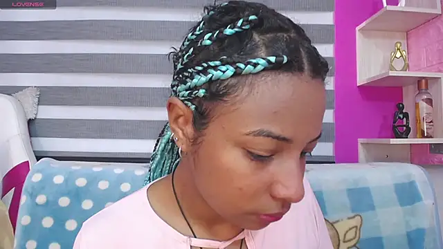 Snapshot of Zoe_Rider chatting on December 2025 12:21:01 PM Zoe Rider online show from December 2025 12:21:01 PM