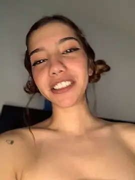 Snapshot of MiaaCute- chatting on March 2026 11:35:01 PM MiaaCute- online show from March 2026 11:35:01 PM