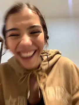 Snapshot of MiaaCute- chatting on March 2026 09:53:02 PM MiaaCute- online show from March 2026 09:53:02 PM