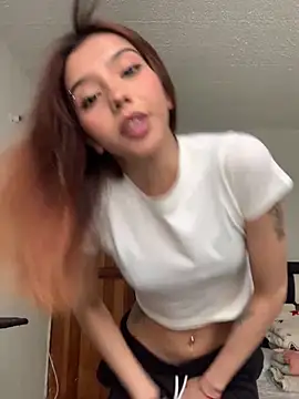 Snapshot of MiaaCute- chatting on March 2026 10:21:02 PM MiaaCute- online show from March 2026 10:21:02 PM