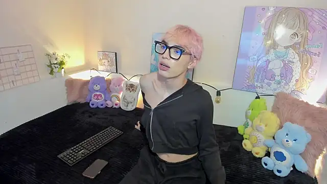 Strawberry Kitty  online show from November 2025 11:04:02 PM