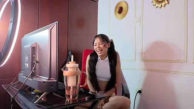 Snapshot of sharon_ivanna12 chatting on April 2026 07:59:02 PM sharon ivanna12 online show from April 2026 07:59:02 PM