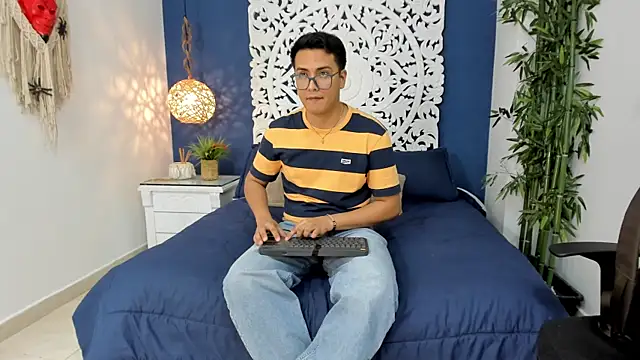 JohnBelRose online show from October 2025 07:41:01 PM