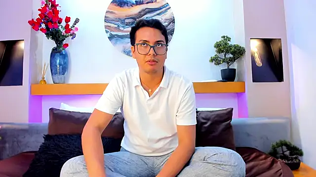 JohnBelRose online show from November 2025 07:58:01 PM