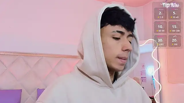 AZIEL TAY online show from October 2025 11:36:01 AM