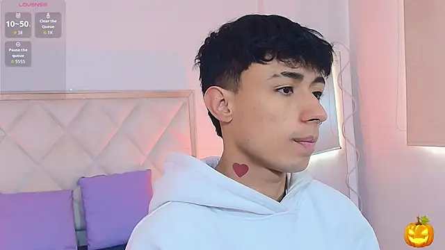 AZIEL TAY online show from October 2025 11:44:02 AM