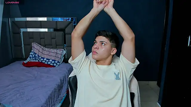 Snapshot of baby_david_03 chatting on April 2026 10:21:02 PM baby david 03 online show from April 2026 10:21:02 PM