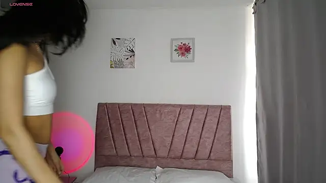 EmmaNova  online show from October 2025 03:47:02 PM