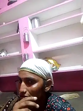 Snapshot of Pooja_shre chatting on November 2025 01:35:02 PM Pooja shre online show from November 2025 01:35:02 PM