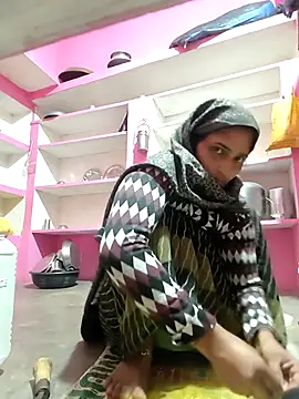 Snapshot of Pooja_shre chatting on December 2025 02:18:01 AM Pooja shre online show from December 2025 02:18:01 AM