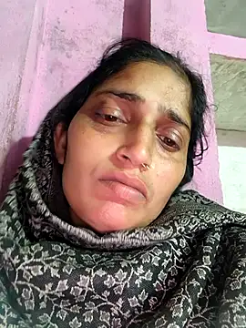 Snapshot of Pooja_shre chatting on December 2025 03:30:01 PM Pooja shre online show from December 2025 03:30:01 PM