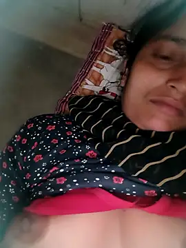 Snapshot of Pooja_shre chatting on February 2026 07:39:01 PM Pooja shre online show from February 2026 07:39:01 PM