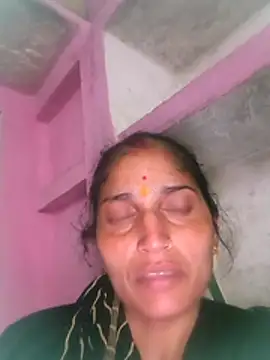 Snapshot of Pooja_shre chatting on February 2026 01:18:01 PM Pooja shre online show from February 2026 01:18:01 PM