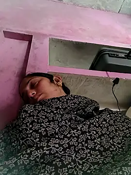 Snapshot of Pooja_shre chatting on February 2026 01:40:02 PM Pooja shre online show from February 2026 01:40:02 PM