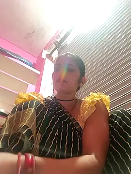 Snapshot of Pooja_shre chatting on February 2026 02:45:01 AM Pooja shre online show from February 2026 02:45:01 AM