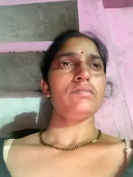 Snapshot of Pooja_shre chatting on April 2026 01:55:02 PM Pooja shre online show from April 2026 01:55:02 PM