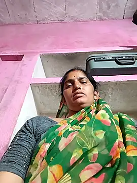 Snapshot of Pooja_shre chatting on April 2026 05:13:01 AM Pooja shre online show from April 2026 05:13:01 AM