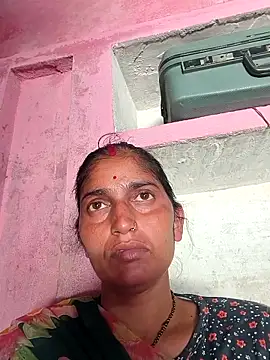 Snapshot of Pooja_shre chatting on April 2026 04:37:02 AM Pooja shre online show from April 2026 04:37:02 AM