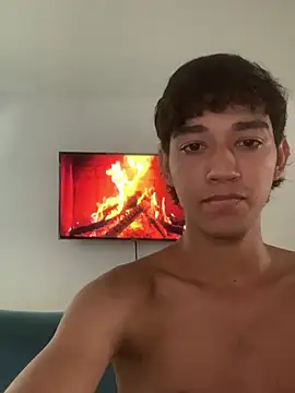 Snapshot of Alex_king17 chatting on April 2026 01:04:02 PM Alex king17 online show from April 2026 01:04:02 PM