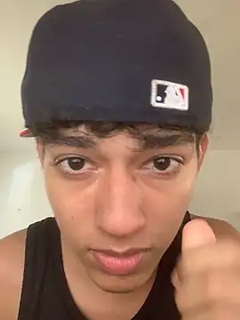 Snapshot of Alex_king17 chatting on April 2026 01:23:01 PM Alex king17 online show from April 2026 01:23:01 PM