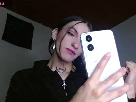 Snapshot of Scarlett_crastrawberry chatting on April 2026 01:08:01 AM Scarlett crastrawberry online show from April 2026 01:08:01 AM
