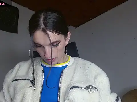 Snapshot of Scarlett_crastrawberry chatting on May 2026 02:19:01 AM Scarlett crastrawberry online show from May 2026 02:19:01 AM