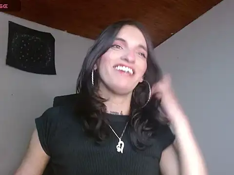 Snapshot of Scarlett_crastrawberry chatting on May 2026 01:36:02 AM Scarlett crastrawberry online show from May 2026 01:36:02 AM