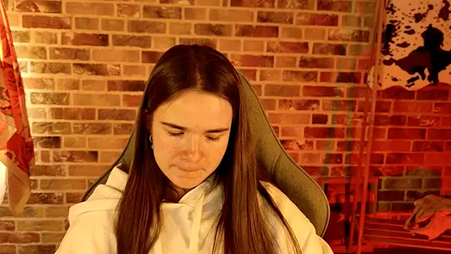 May Bloom online show from October 2025 01:14:01 PM