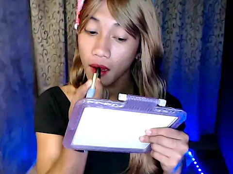 Snapshot of taylaxuxu chatting on December 2025 04:14:01 PM taylaxuxu online show from December 2025 04:14:01 PM