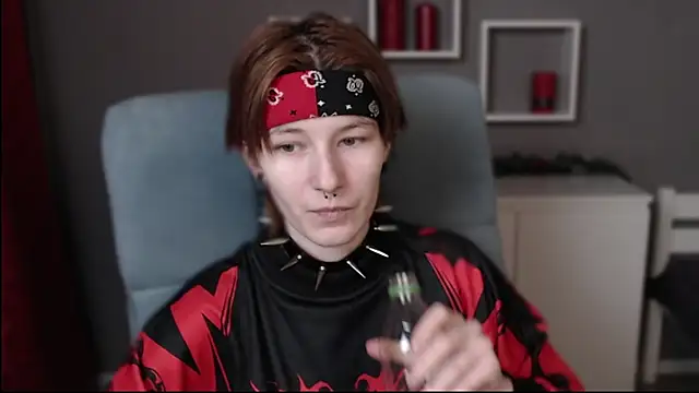 guitarandangell online show from December 2025 06:25:02 PM