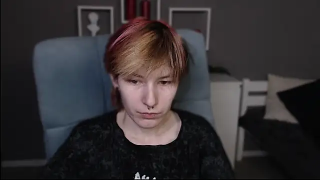 guitarandangell online show from April 2026 06:10:01 PM