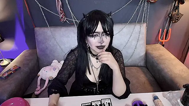 Navier   online show from November 2025 09:40:01 PM