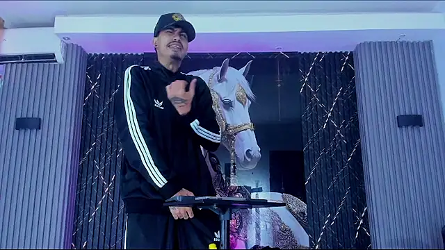 handsome boys22 online show from December 2025 12:24:02 PM