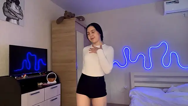 MyraLitterers online show from April 2026 03:39:02 PM