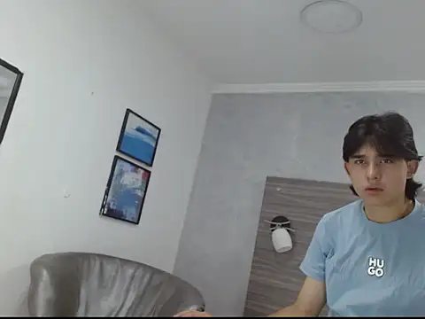 Tom 0001 online show from October 2025 08:04:02 PM