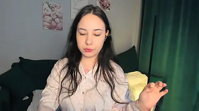 AU RO RA online show from October 2025 09:32:01 AM