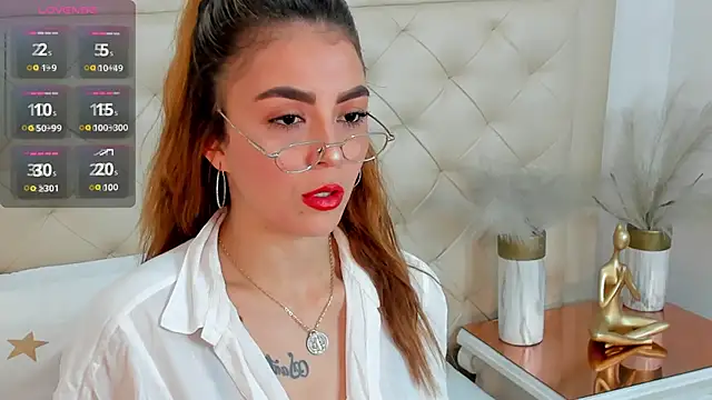 Snapshot of lucia_lorenz chatting on October 2025 11:28:01 AM lucia lorenz online show from October 2025 11:28:01 AM