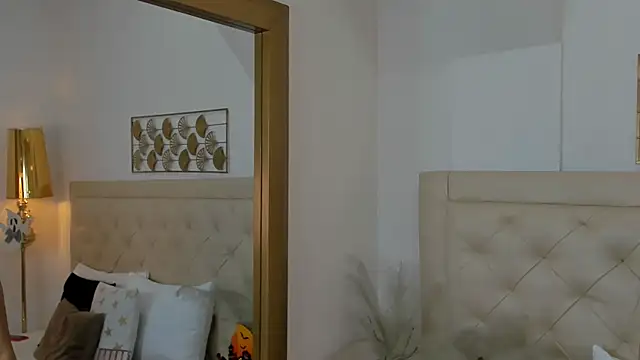 Snapshot of lucia_lorenz chatting on October 2025 11:22:01 AM lucia lorenz online show from October 2025 11:22:01 AM