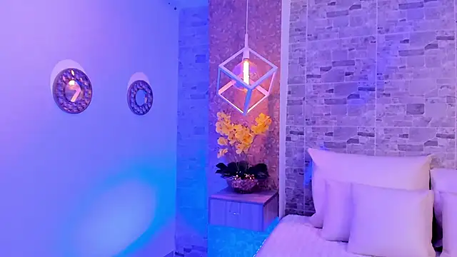 Catalina-Thompson online show from November 2025 12:16:01 PM