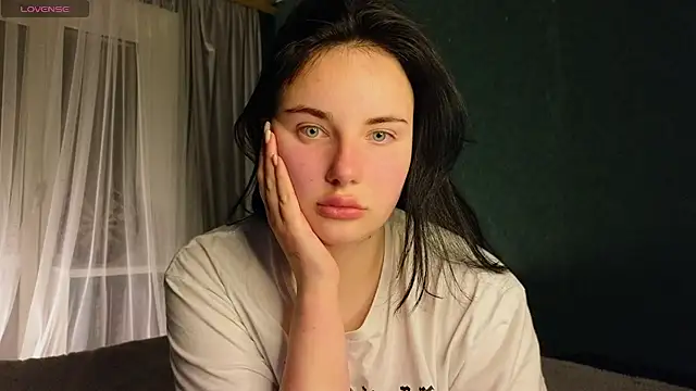 Snapshot of Kirunya chatting on April 2026 08:22:01 PM Kirunya online show from April 2026 08:22:01 PM