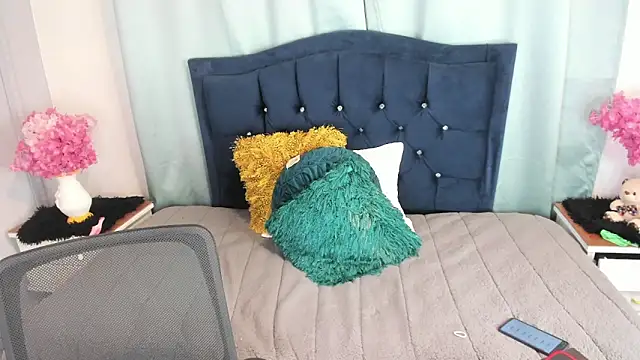 Inaya Khalifa online show from January 2026 01:19:01 AM