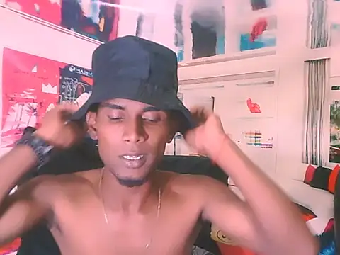 IndianThuggin online show from November 2025 06:06:02 PM