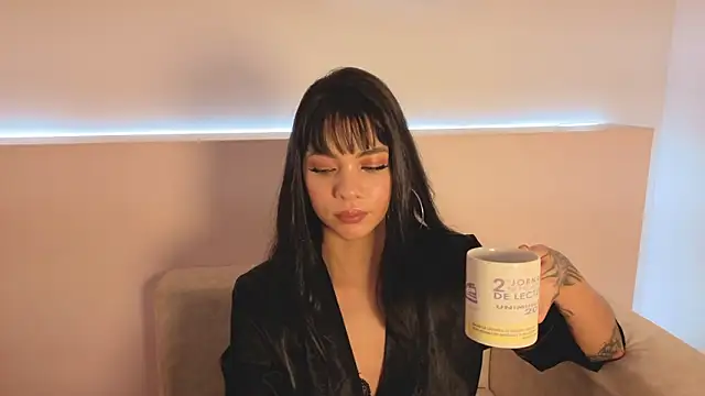 Snapshot of lulu_wonder chatting on January 2026 08:03:02 PM lulu wonder online show from January 2026 08:03:02 PM