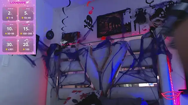 Hanna Plum online show from October 2025 01:41:02 AM