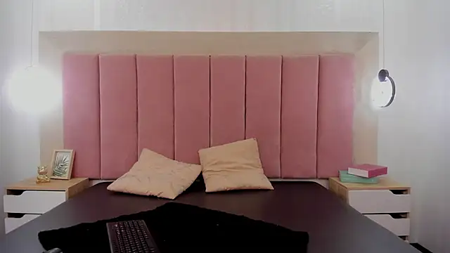 Snapshot of Isabella_Marsh chatting on November 2025 01:00:02 PM Isabella Marsh online show from November 2025 01:00:02 PM