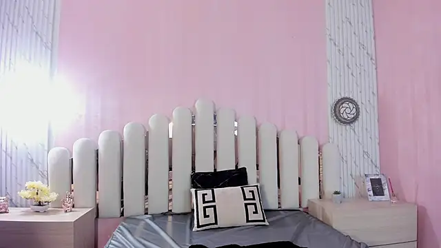 Snapshot of Isabella_Marsh chatting on December 2025 01:27:01 PM Isabella Marsh online show from December 2025 01:27:01 PM