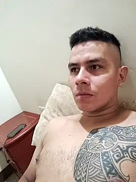 gigant boy00 online show from October 2025 01:53:02 AM