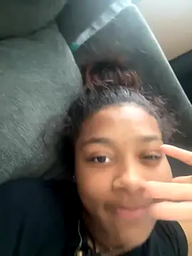 pinkkladdyyy online show from October 2025 06:30:02 PM