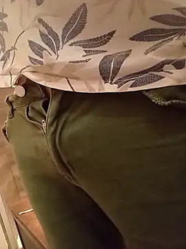 Snapshot of Belgianslut chatting on December 2025 01:55:01 AM Belgianslut online show from December 2025 01:55:01 AM