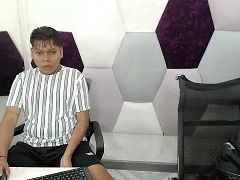 DaveHottx online show from October 2025 02:01:02 AM